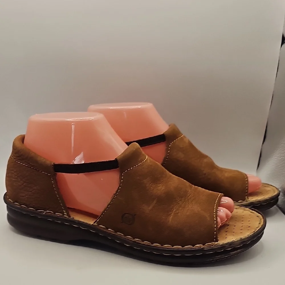 Born Women Brown Leather  Open Toe Sandals Size 9D